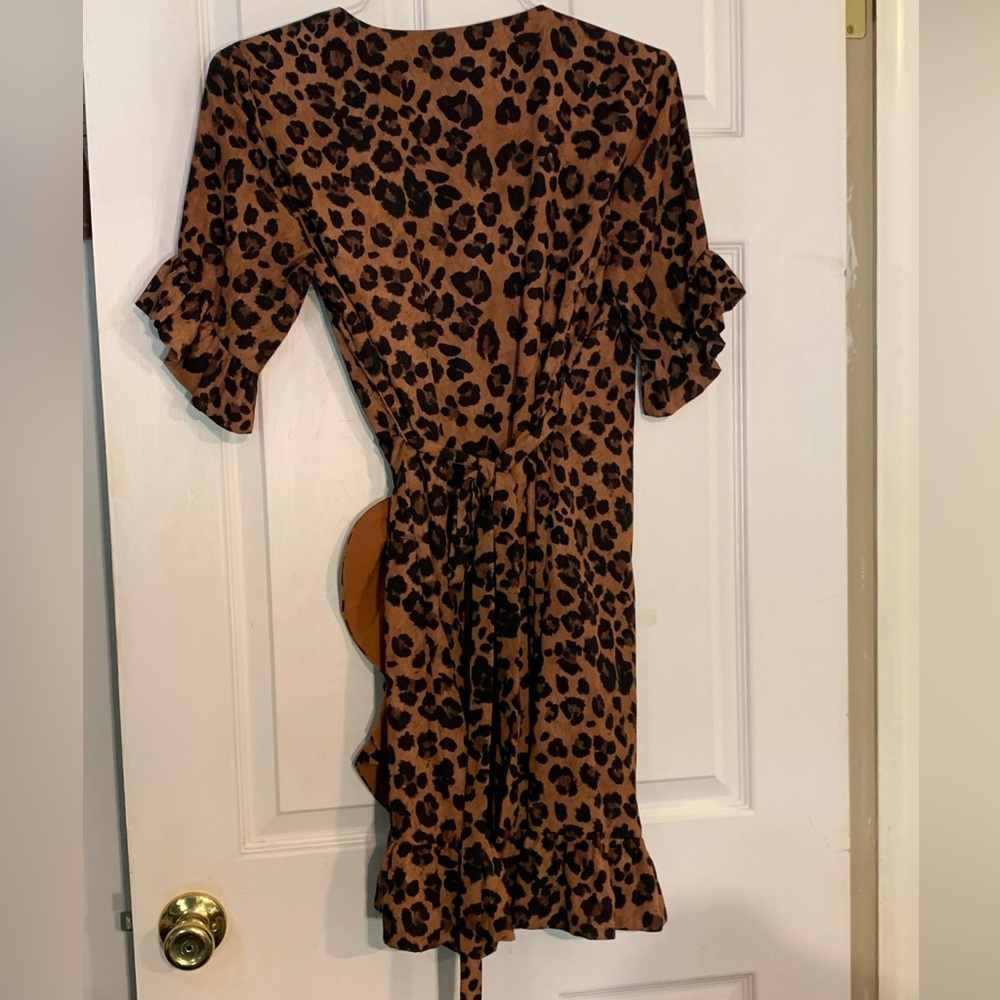 Gianni Bini  Leopard Print  Wrap Dress Size M Women’s